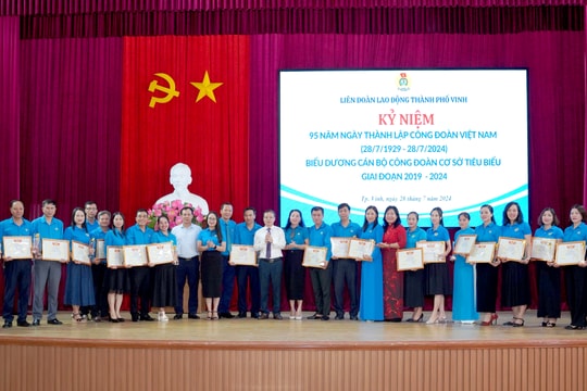 Thành phố Vinh biểu dương 65 cán bộ công đoàn cơ sở tiêu biểu