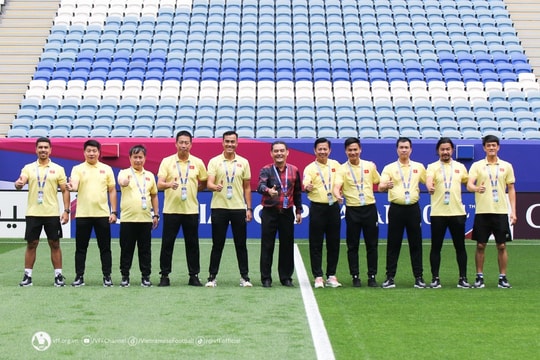 Cựu tiền vệ Sông Lam Nghệ An Nguyễn Công Mạnh làm trợ lý cho huấn luyện viên Hoàng Anh Tuấn