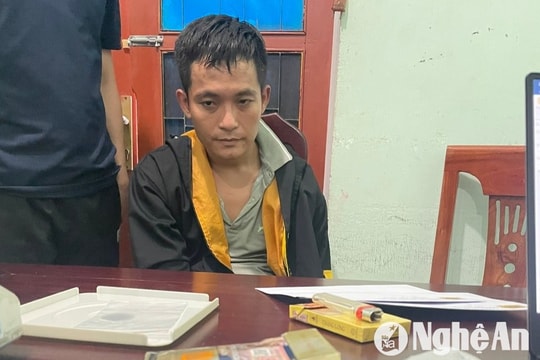 Bố trí ‘chân rết’ cảnh giới để mua bán trái phép ma túy