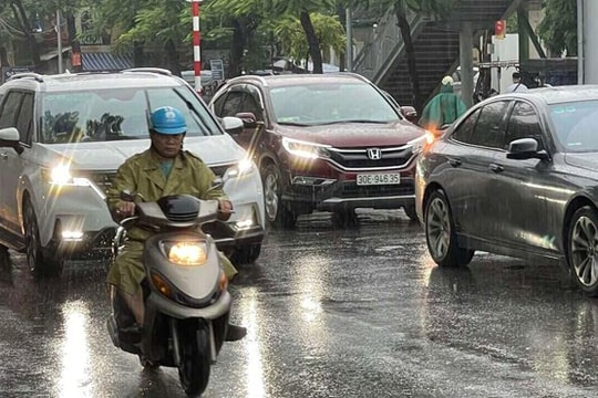 Những bộ phận trên xe ô tô cần kiểm tra khi trời mưa bão