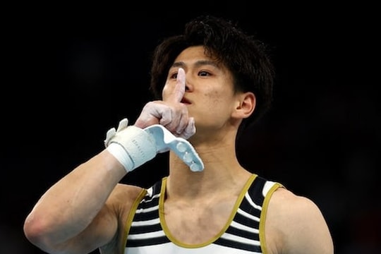 Hành động 'mã thượng' của VĐV Nhật Bản với đồng nghiệp Trung Quốc gây sốt ở Olympic 2024