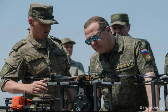 Ông Medvedev nói về nguy cơ xảy ra cuộc chiến toàn diện ở Trung Đông