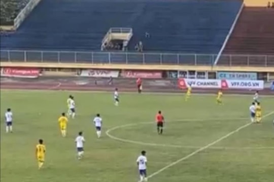 U15 Sông Lam Nghệ An đè bẹp chủ nhà U15 Huế trong ngày ra quân