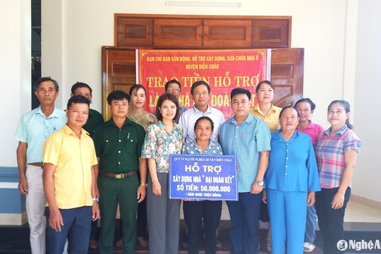 Diễn Châu trao 100 triệu đồng hỗ trợ làm nhà 'Đại đoàn kết'