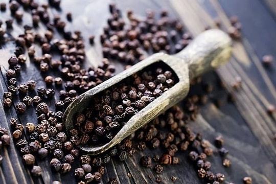 Giá tiêu hôm nay 10/1/2025: Giảm sốc, giá tiêu dưới 150,000 đồng