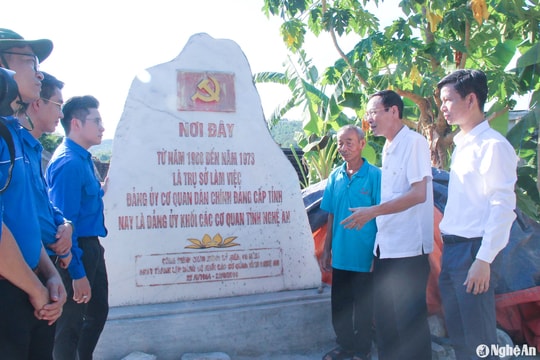 Đoàn Khối các cơ quan tỉnh Nghệ An tổ chức chương trình về nguồn với nhiều hoạt động thiết thực, ý nghĩa