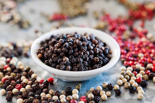 Giá tiêu hôm nay 8/11/2024: Tăng mạnh trở lại đến 3,500 đồng/kg