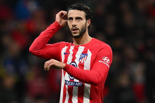 MU gia cố hàng phòng ngự bằng Van Dijk 2.0