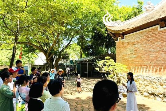 Triển khai mô hình học sinh làm hướng dẫn viên tại các di tích lịch sử ở TX. Hoàng Mai