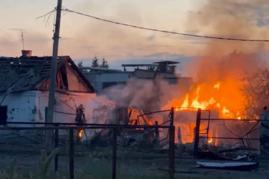 Cựu đại sứ Mỹ: Ukraine đã vượt qua ' lằn ranh đỏ' của Nga