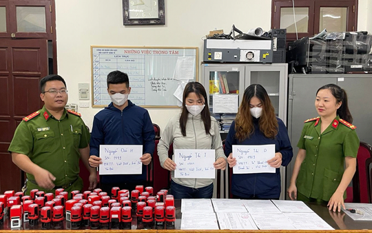 Triệt phá đường dây làm giả giấy tờ