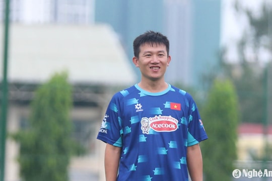 HLV Phan Như Thuật vinh dự khi được làm trợ lý cho ông Kim Sang-sik