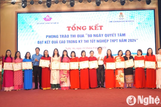 Nghệ An khen thưởng nhiều tập thể và cá nhân đạt thành tích cao tại Kỳ thi tốt nghiệp THPT