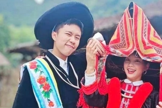 Hình ảnh cực đáng yêu của cặp đôi 'Đi giữa trời rực rỡ' đang gây bão