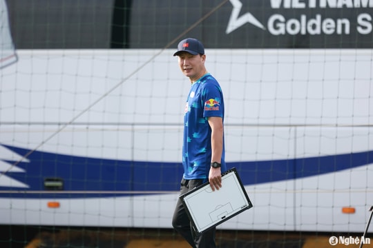 Tiền đạo U22 Việt Nam tiết lộ lời khuyên của HLV Kim Sang-sik