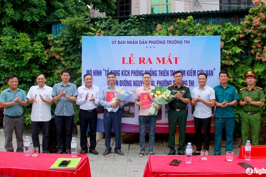 Ra mắt Tổ xung kích phòng, chống thiên tai - tìm kiếm cứu nạn tại TP. Vinh