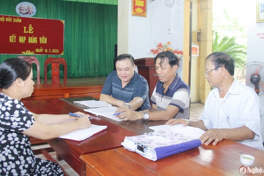 Nghệ An: Tháo gỡ 'điểm nghẽn' để phát triển đảng viên