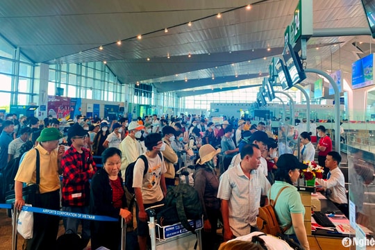 Giá vé máy bay tăng cao trong kỳ nghỉ lễ Quốc khánh 2/9