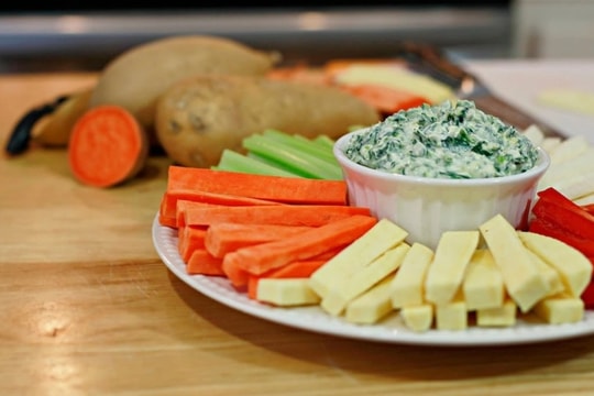 Lợi ích bất ngờ khi ăn khoai lang sống