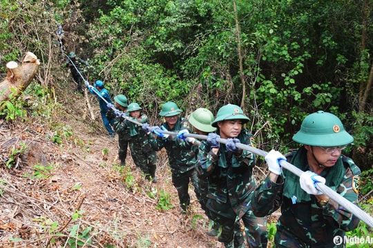 Lực lượng vũ trang Nghệ An 'vượt nắng thắng mưa' trên công trường đường dây 500kV mạch 3