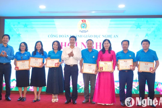 Đảm bảo quyền lợi cho các giáo viên hợp đồng ở Nghệ An