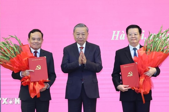 Công bố quyết định phân công Trưởng ban Kinh tế Trung ương và Trưởng ban Dân vận Trung ương