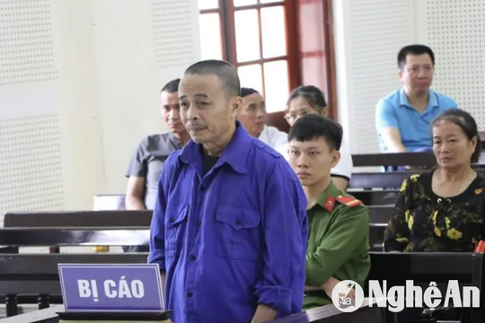 Vác dao truy sát hàng xóm vì... con vịt bị què chân