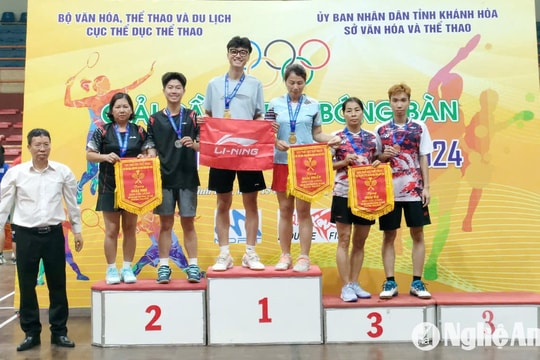 Nghệ An xếp thứ Nhì toàn đoàn tại Giải cầu lông, bóng bàn gia đình toàn quốc năm 2024