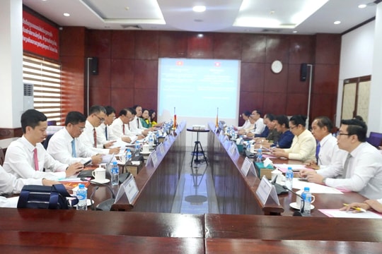 Đoàn công tác HĐND tỉnh Nghệ An làm việc tại thủ đô Viêng Chăn - Lào