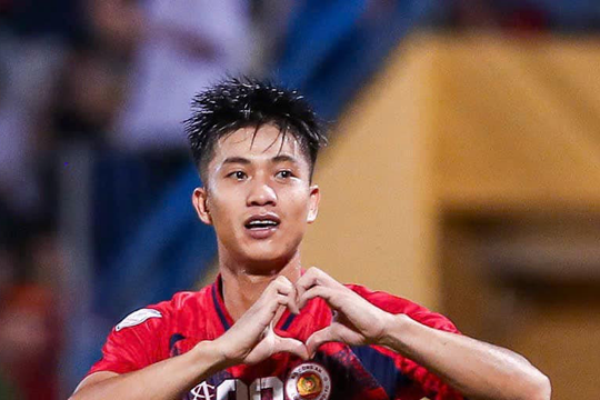 Phan Văn Đức bất ngờ được triệu tập lên tuyển Việt Nam