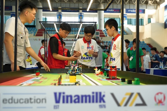 Vinamilk đồng hành cùng hơn 1.500 tài năng trẻ tranh tài cuộc thi Robotacon Wro 2024