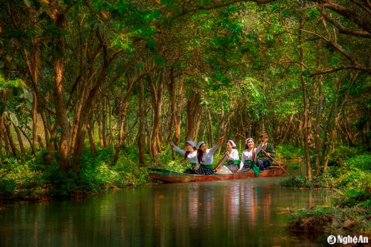 Hội Nghệ sĩ Nhiếp ảnh Việt Nam tổ chức Hội nghị Chi hội trưởng khu vực phía Bắc tại Nghệ An