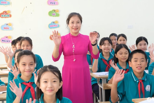 Học sinh Nghệ An háo hức ngày đầu tựu trường