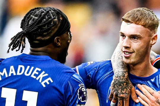 HLV Kim Sang Sik sẽ làm mới phiên bản của thầy Park; Chelsea thắng tỷ số khó tin