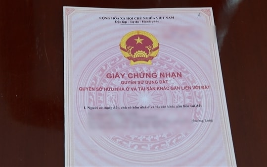 Khởi tố đối tượng sử dụng sổ đỏ giả để thế chấp