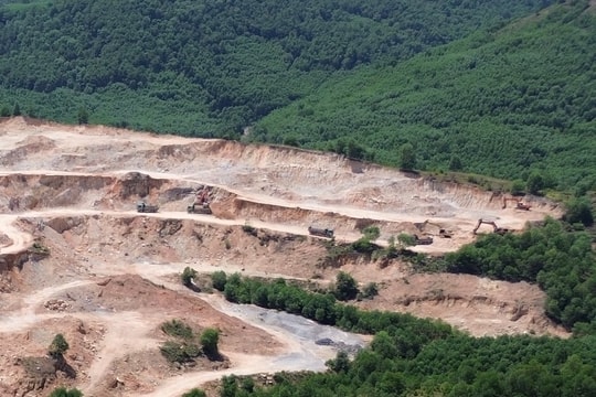 Huyện Diễn Châu đôn đốc xử lý vi phạm đối với 2 mỏ đất tại xã Diễn Lợi