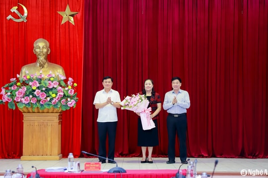 Ban Thường vụ Tỉnh ủy Nghệ An gặp mặt cán bộ nghỉ hưu theo chế độ