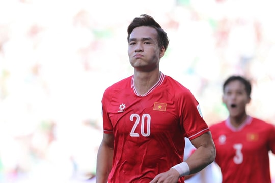 Ông Park Hang-seo xin làm HLV đội tuyển Malaysia; Bùi Hoàng Việt Anh lỡ hẹn với tuyển Việt Nam