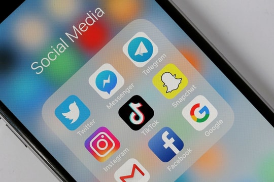 Các gã khổng lồ công nghệ chia sẻ dữ liệu người dùng cho cơ quan thực thi pháp luật như thế nào?