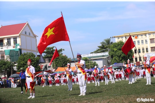Hình ảnh đẹp duyệt nghi thức Đội chào mừng 79 năm Cách mạng Tháng Tám và Quốc khánh 2/9