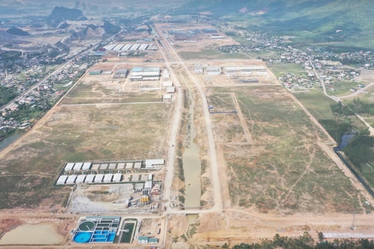 Việc quản lý, sử dụng đất khu công nghiệp, cụm công nghiệp được quy định như thế nào?