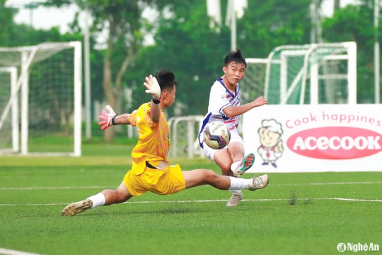 Hôm nay (25/1), huấn luyện viên, vận động viên Sông Lam Nghệ An sẽ nhận đủ tiền ăn năm 2024