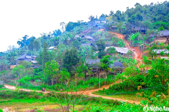 'Ánh sáng vùng biên' ở bản làng biên giới Nghệ An