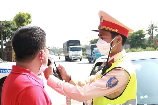 Nghệ An xử lý 235 trường hợp vi phạm nồng độ cồn trong 2 ngày đầu nghỉ lễ 2/9