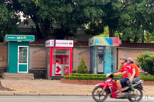 Giao dịch qua ATM ngày càng giảm