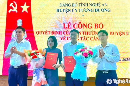 Huyện Tương Dương công bố quyết định về công tác cán bộ