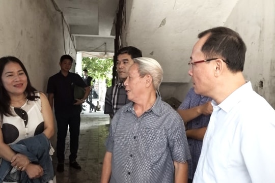 Bí thư Thành ủy Vinh kiểm tra phòng, chống bão lụt tại các điểm trọng yếu