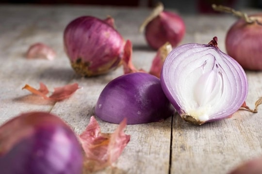 Những ai không nên ăn hành tím?