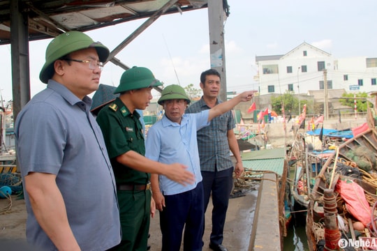 Phó Chủ tịch UBND tỉnh Nguyễn Văn Đệ kiểm tra tình hình ứng phó với bão số 3