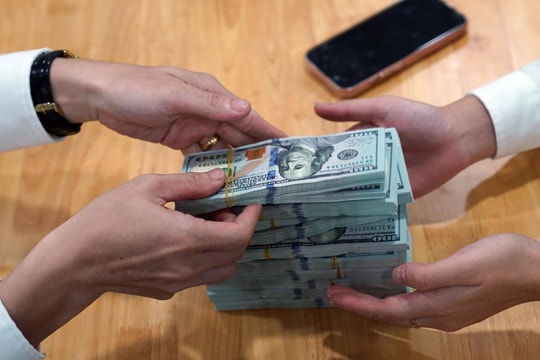 3 nhóm tài sản lớn tăng mạnh vượt cả giá vàng